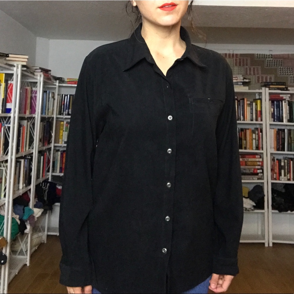 Collared Black Button-Up Top - B11 - image 2